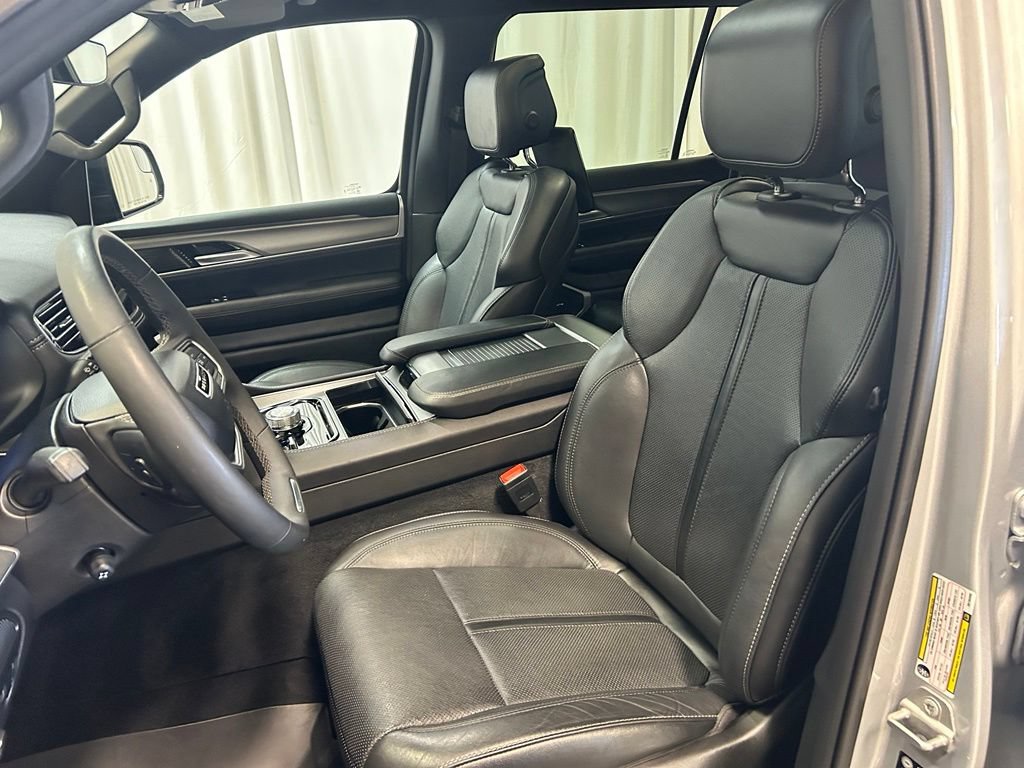 Used 2024 Jeep Wagoneer Series II AWD/4WD image 7