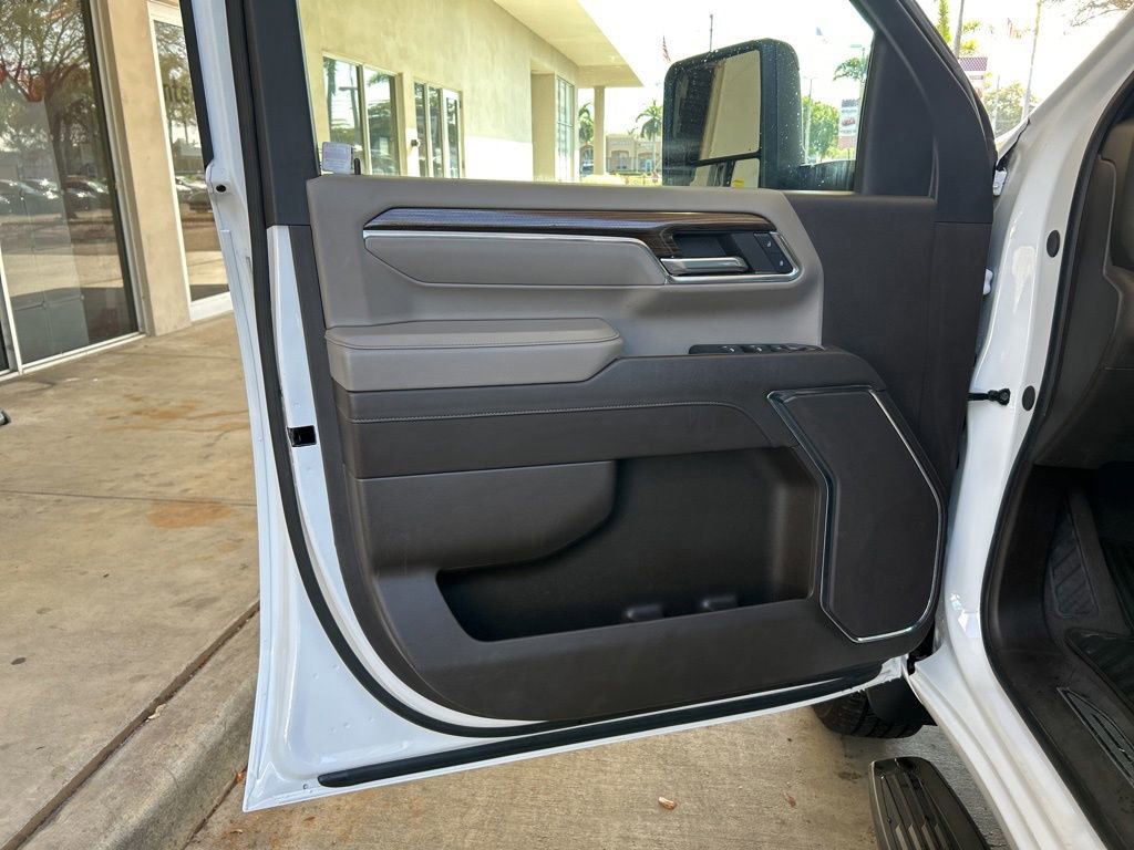 Used 2024 Chevrolet Silverado 2500 LT AWD/4WD image 34