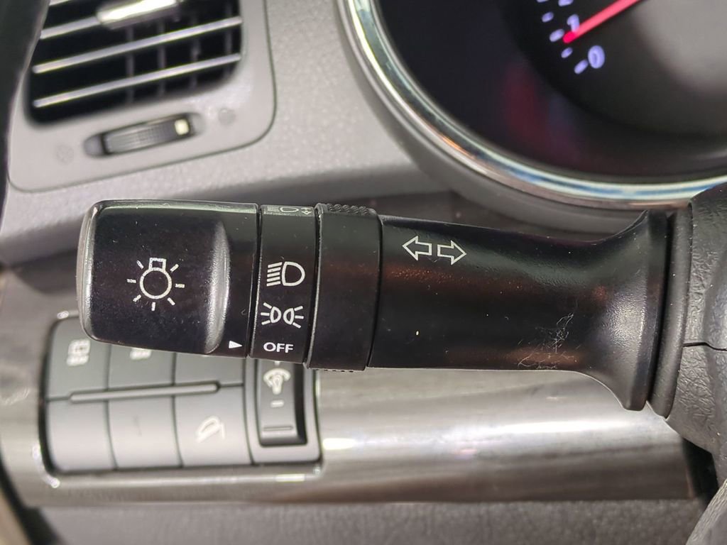 Used 2012 Kia Sorento LX image 24