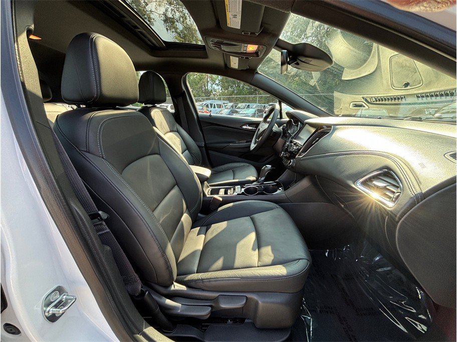 Used 2017 Chevrolet Cruze Premier FWD image 38
