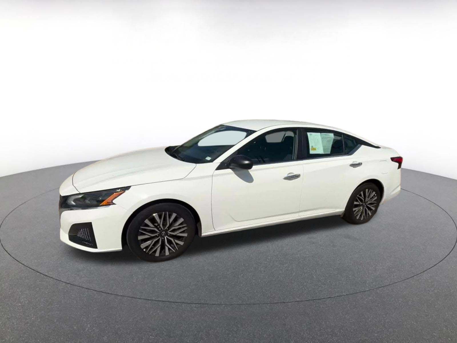 Used 2025 Nissan Altima 2.5 SV FWD image 7