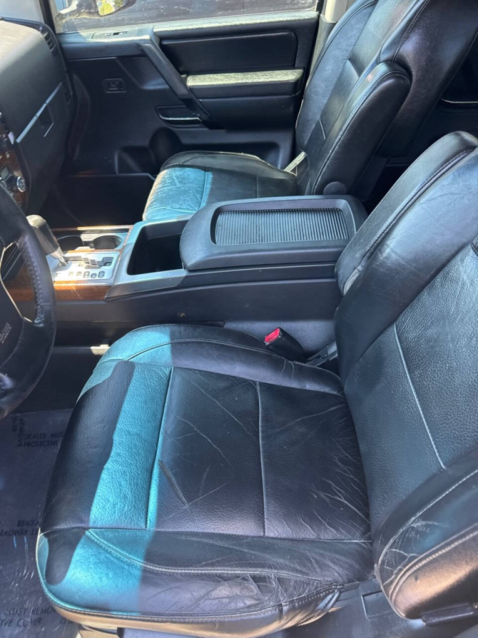 Used 2010 Nissan Titan LE w/ Technology Pkg RWD image 6