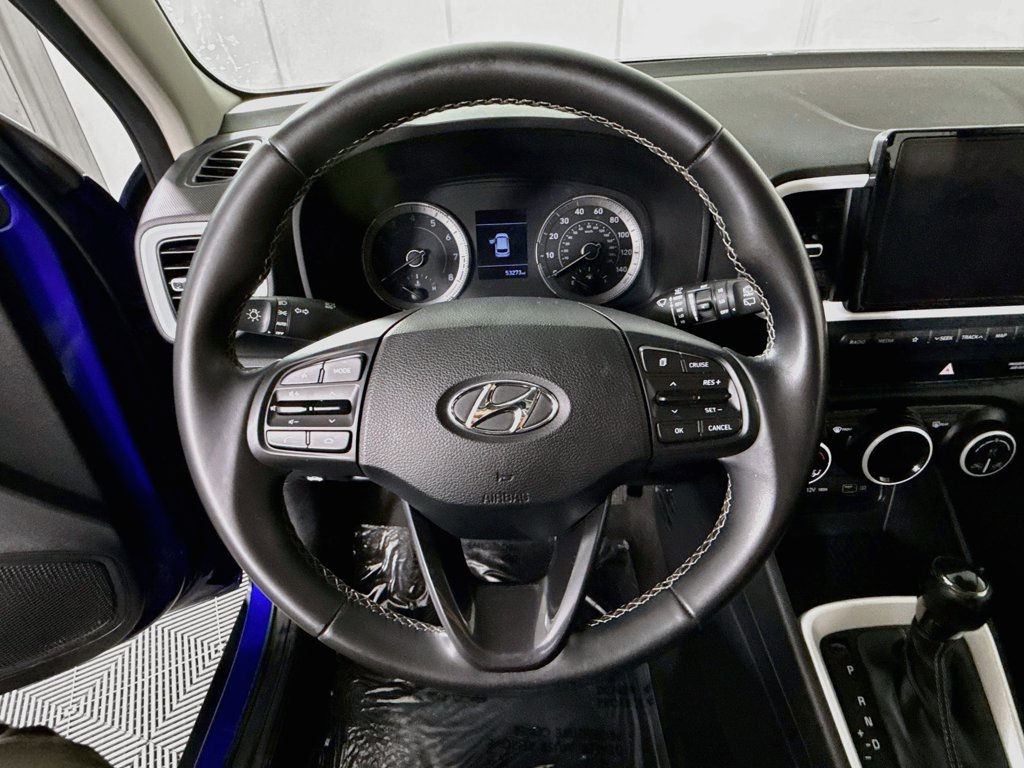 Certified 2022 Hyundai Venue Limited FWD image 20
