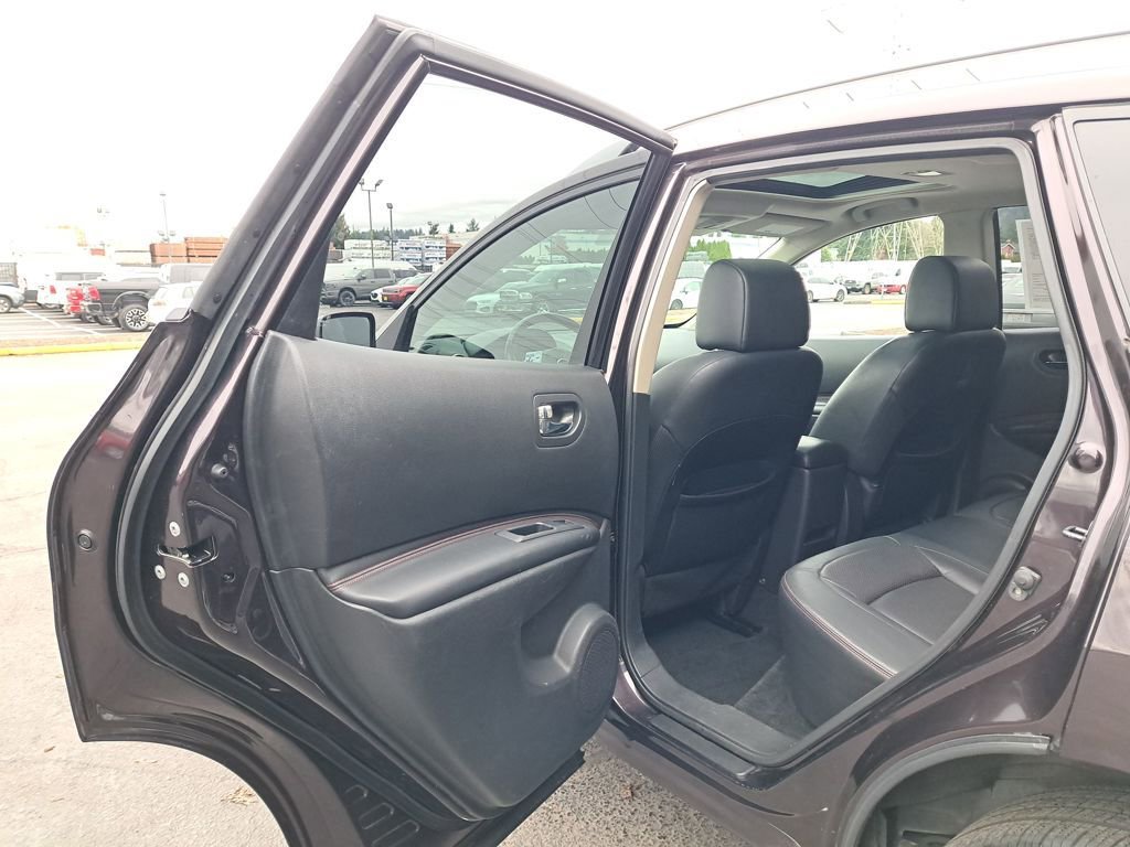 Used 2011 Nissan Rogue SV w/ SL Pkg image 12