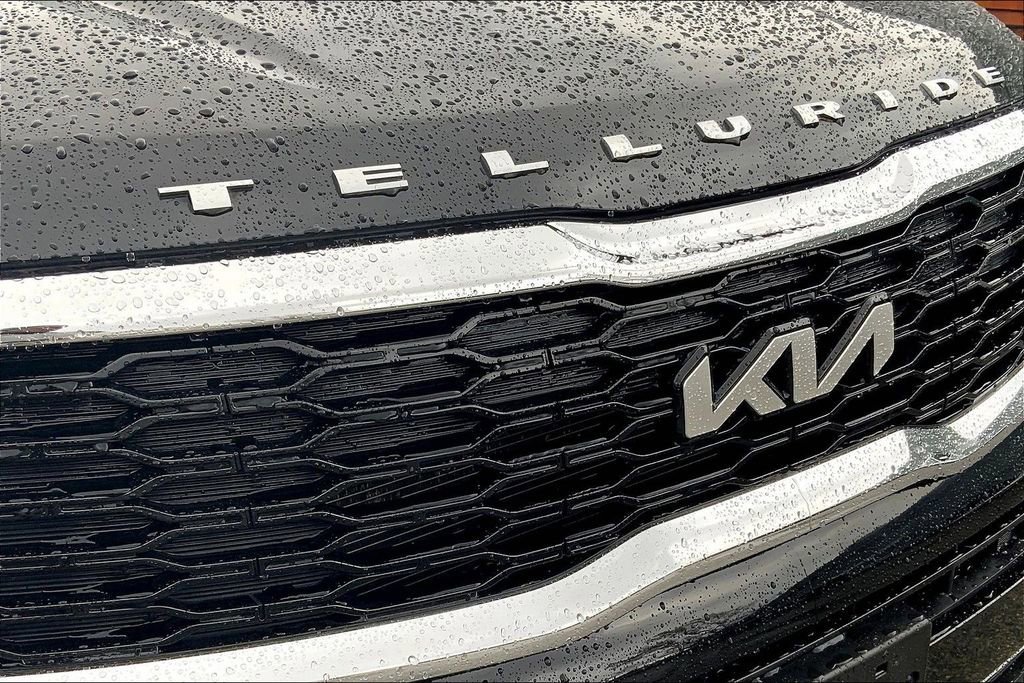 Used 2022 Kia Telluride LX image 31