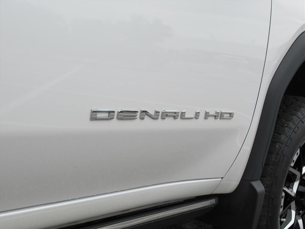 Used 2023 GMC Sierra 2500 Denali w/ Denali Ultimate Package image 11