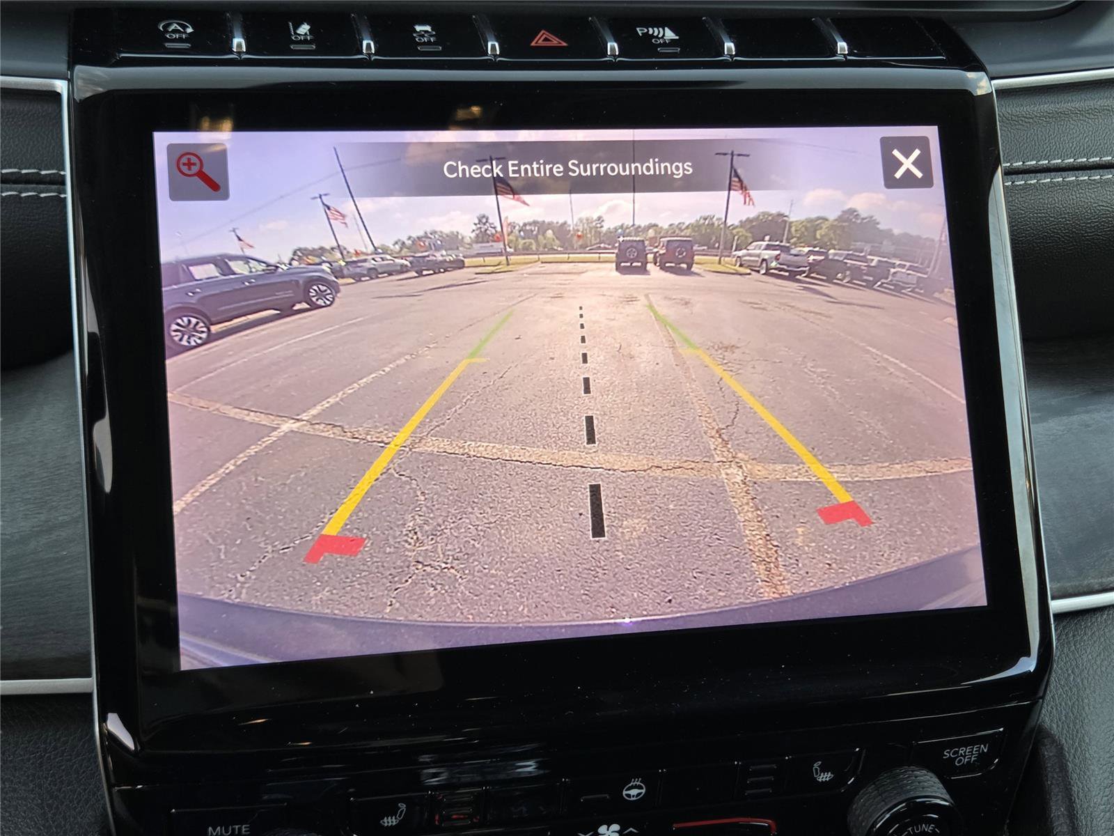 Used 2023 Jeep Grand Cherokee Limited AWD/4WD image 14