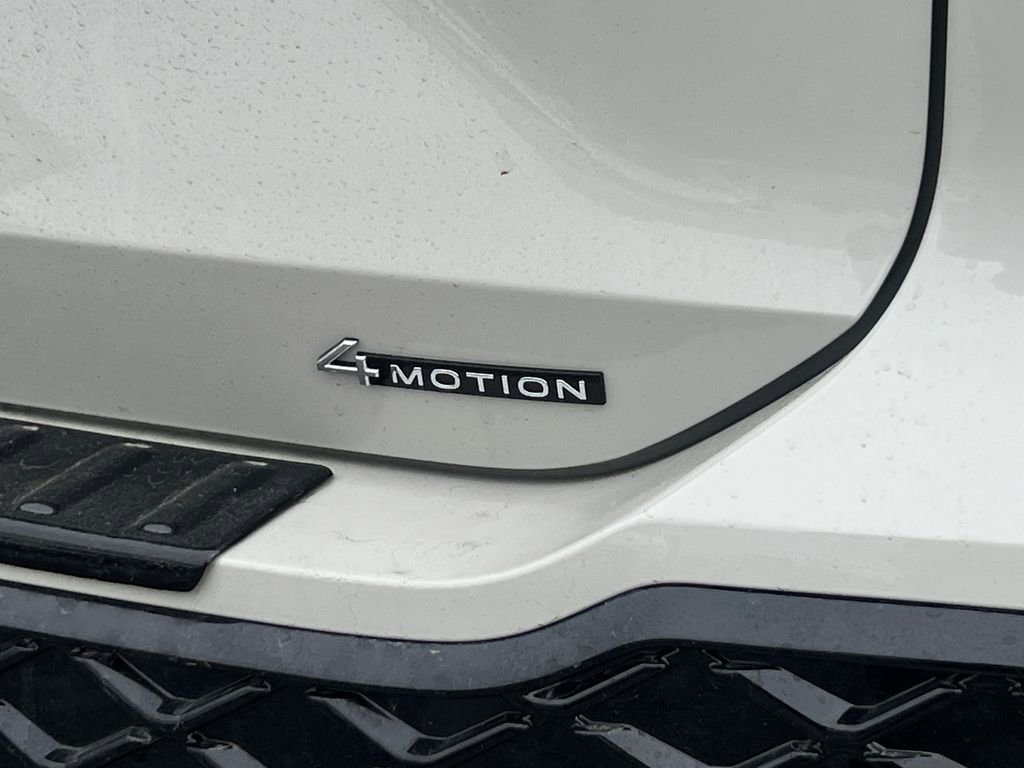 New 2026 Volkswagen Tiguan SE R-Line image 6