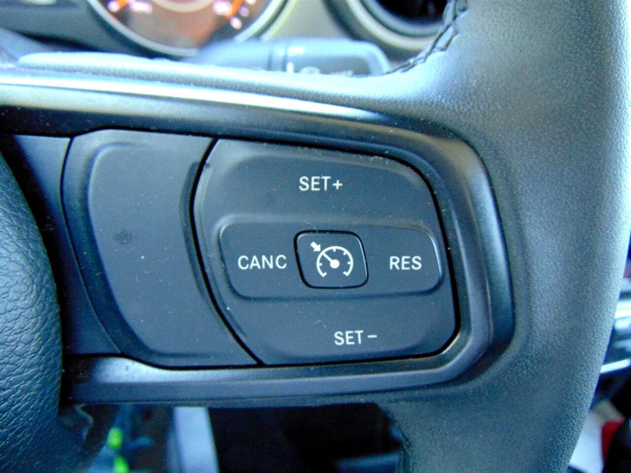 Used 2023 Jeep Gladiator Sport image 26