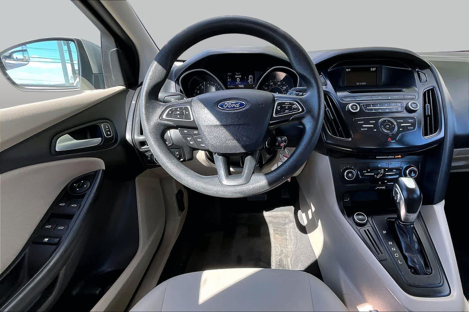 Used 2015 Ford Focus SE FWD image 6