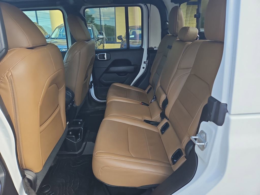 Used 2020 Jeep Gladiator Overland AWD/4WD image 25