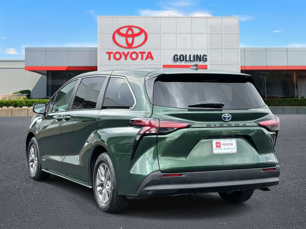 Used 2021 Toyota Sienna LE FWD image 4