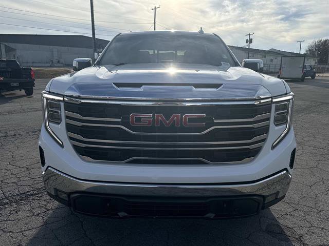Used 2023 GMC Sierra 1500 SLT w/ SLT Premium Package image 2