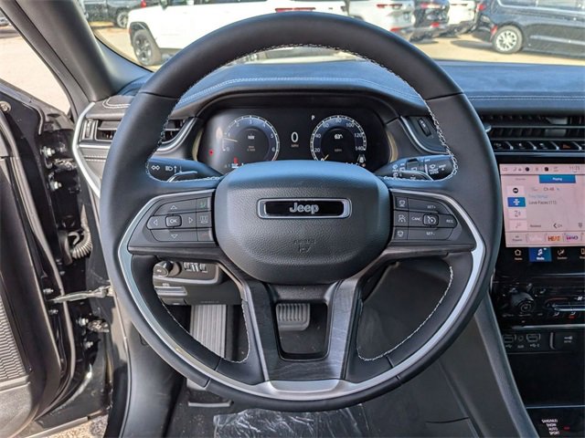 New 2025 Jeep Grand Cherokee Limited w/ Black Appearance Package image 17