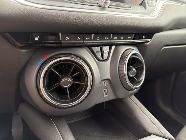 Used 2025 Chevrolet Blazer LT image 17