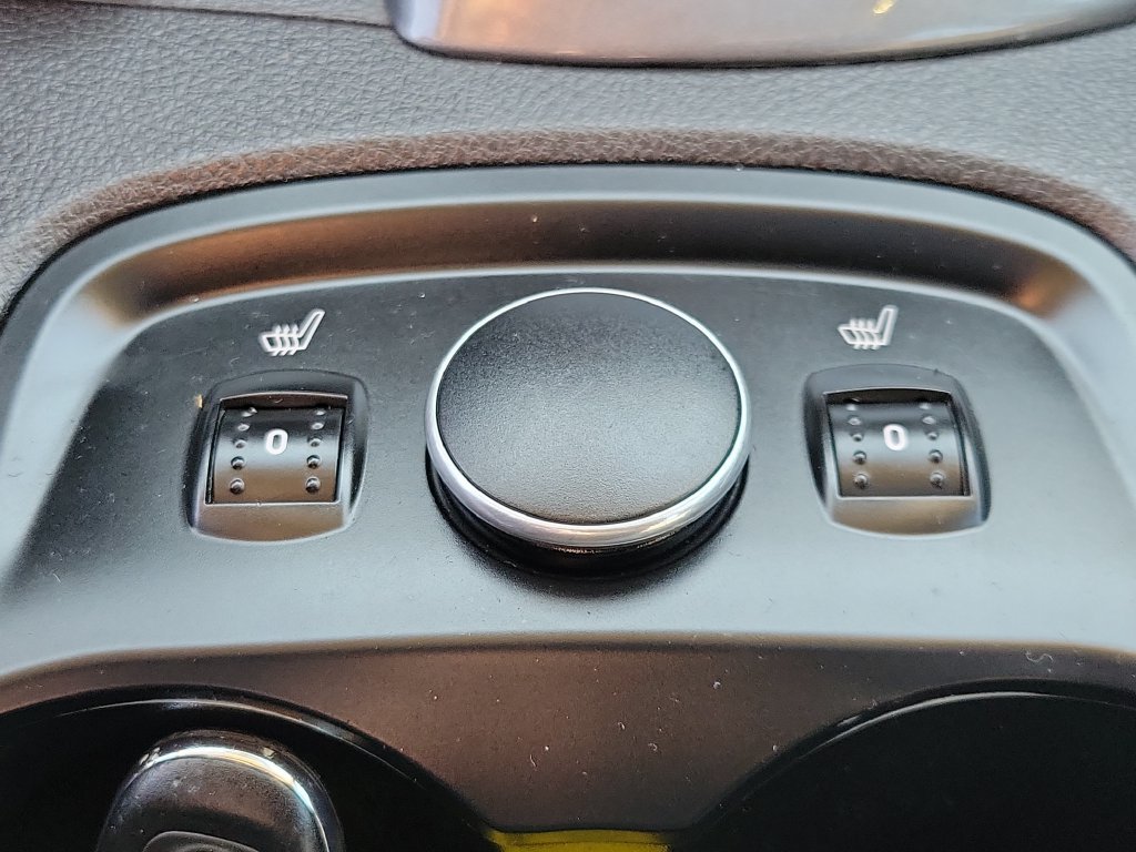 Used 2013 Ford Focus Titanium FWD image 31