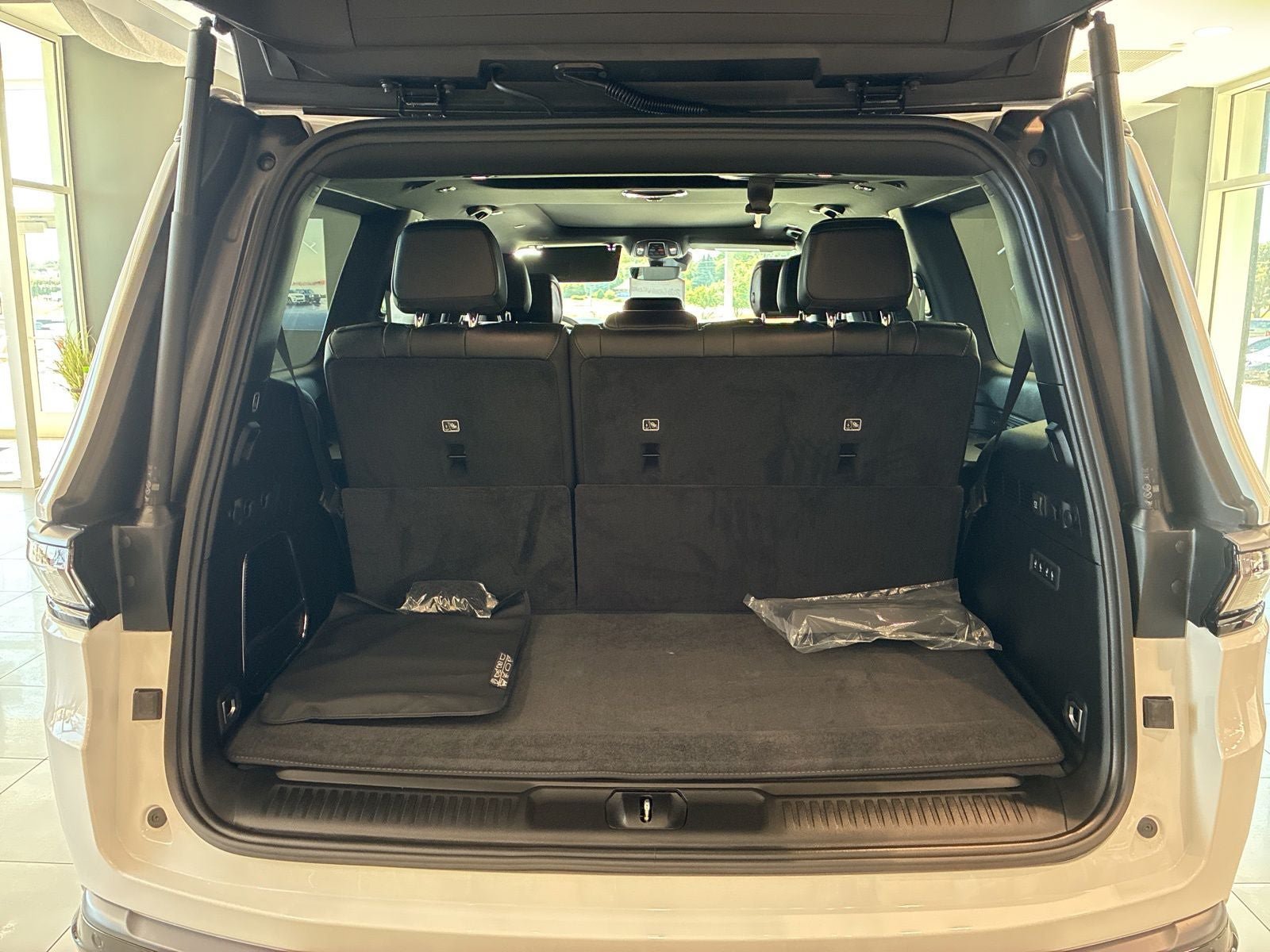 New 2026 Jeep Grand Wagoneer Limited AWD/4WD image 5