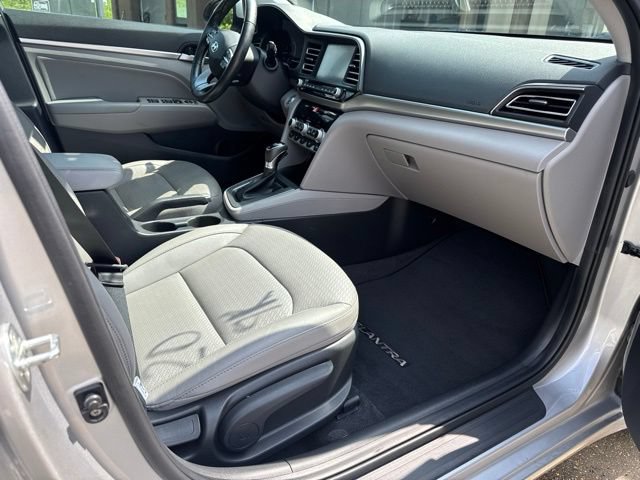 Used 2020 Hyundai Elantra Limited w/ Ultimate Package 03 FWD image 17