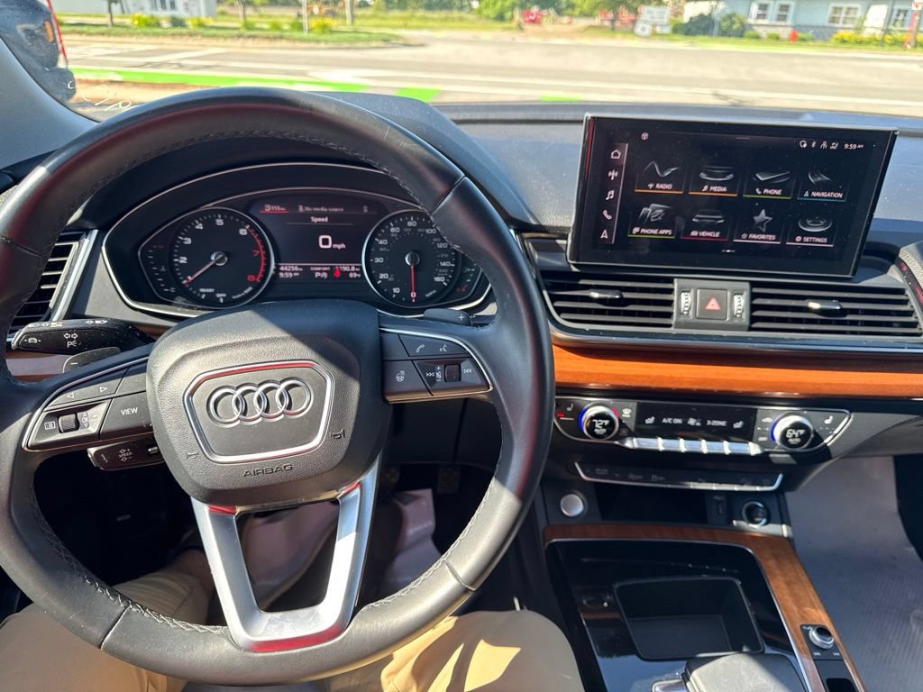 Used 2023 Audi Q5 2.0T Premium w/ Convenience Package AWD/4WD image 20