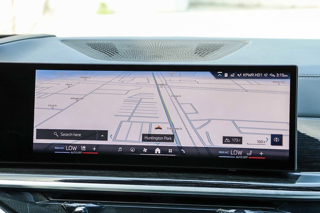 Used 2026 BMW X5 sDrive40i w/ M Sport Package image 14