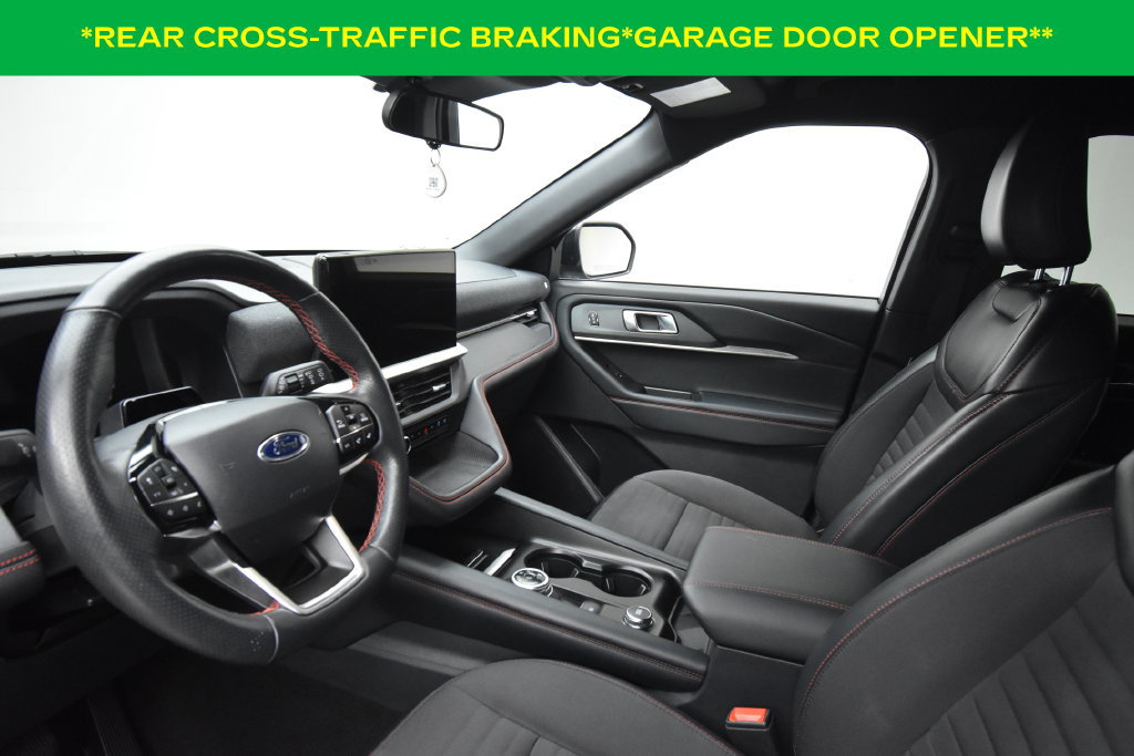 Used 2025 Ford Explorer ST-Line w/ ST-Line Street Pack AWD/4WD image 7