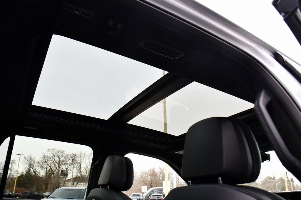 New 2026 Lincoln Navigator Reserve w/ Jet Appearance Package AWD/4WD image 17