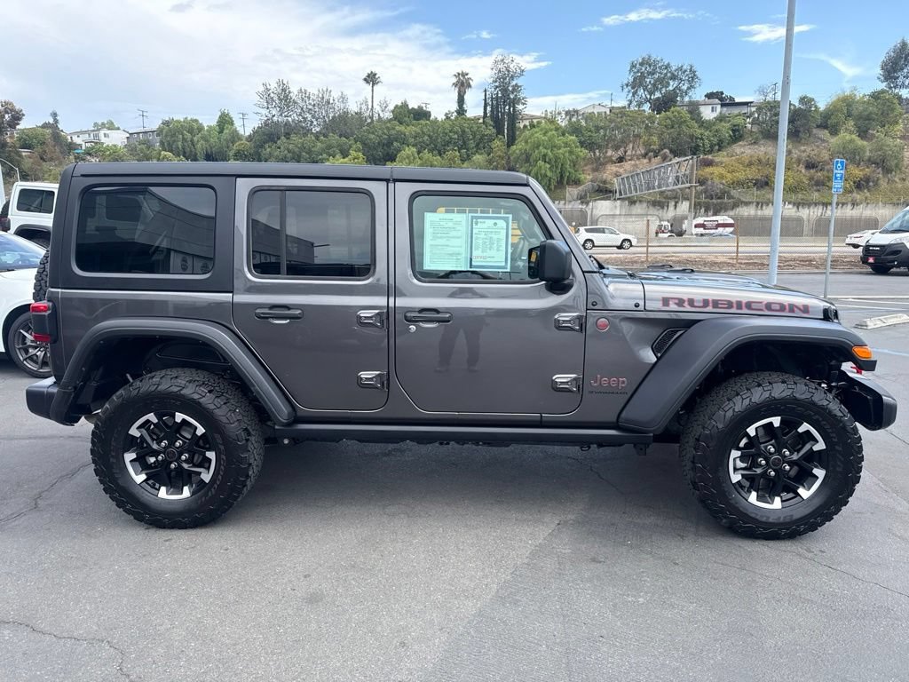 Used 2024 Jeep Wrangler Unlimited Rubicon w/ Convenience Group AWD/4WD image 9