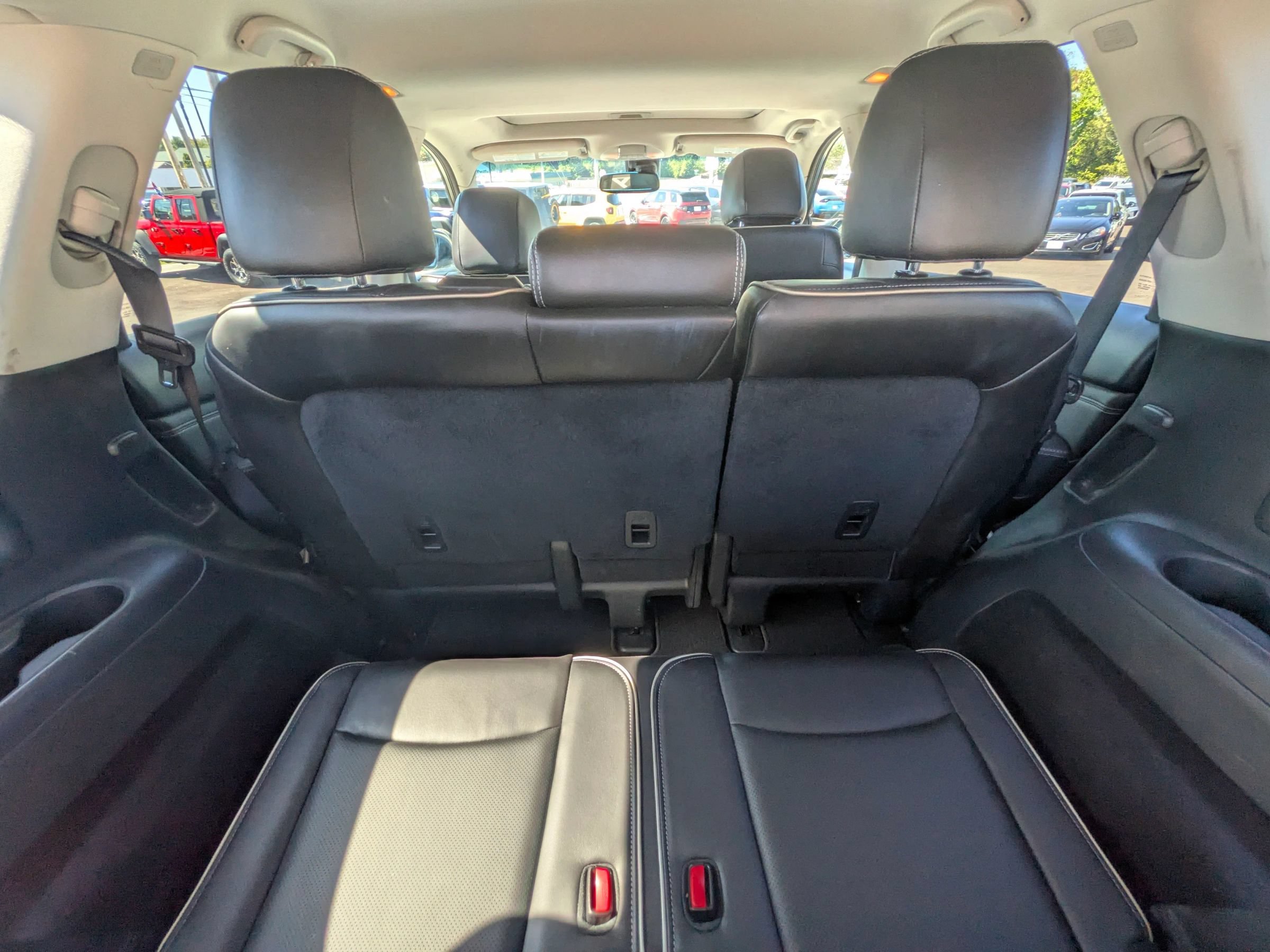 Used 2016 INFINITI QX60 Luxe w/ Premium Plus Package AWD/4WD image 35