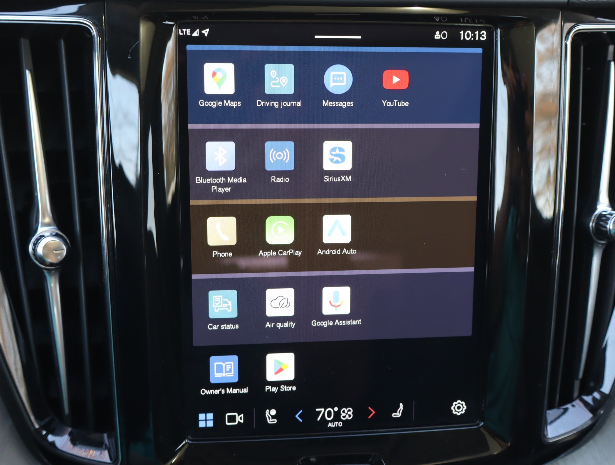 Used 2025 Volvo XC60 B5 Plus image 29