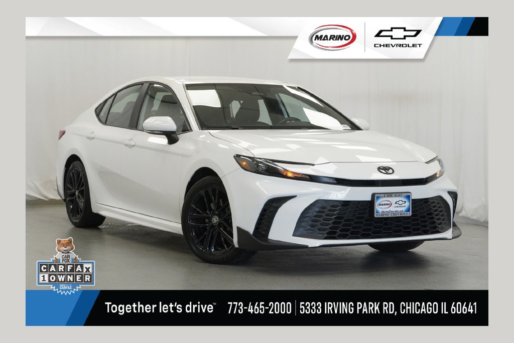 Used 2025 Toyota Camry SE FWD image 1