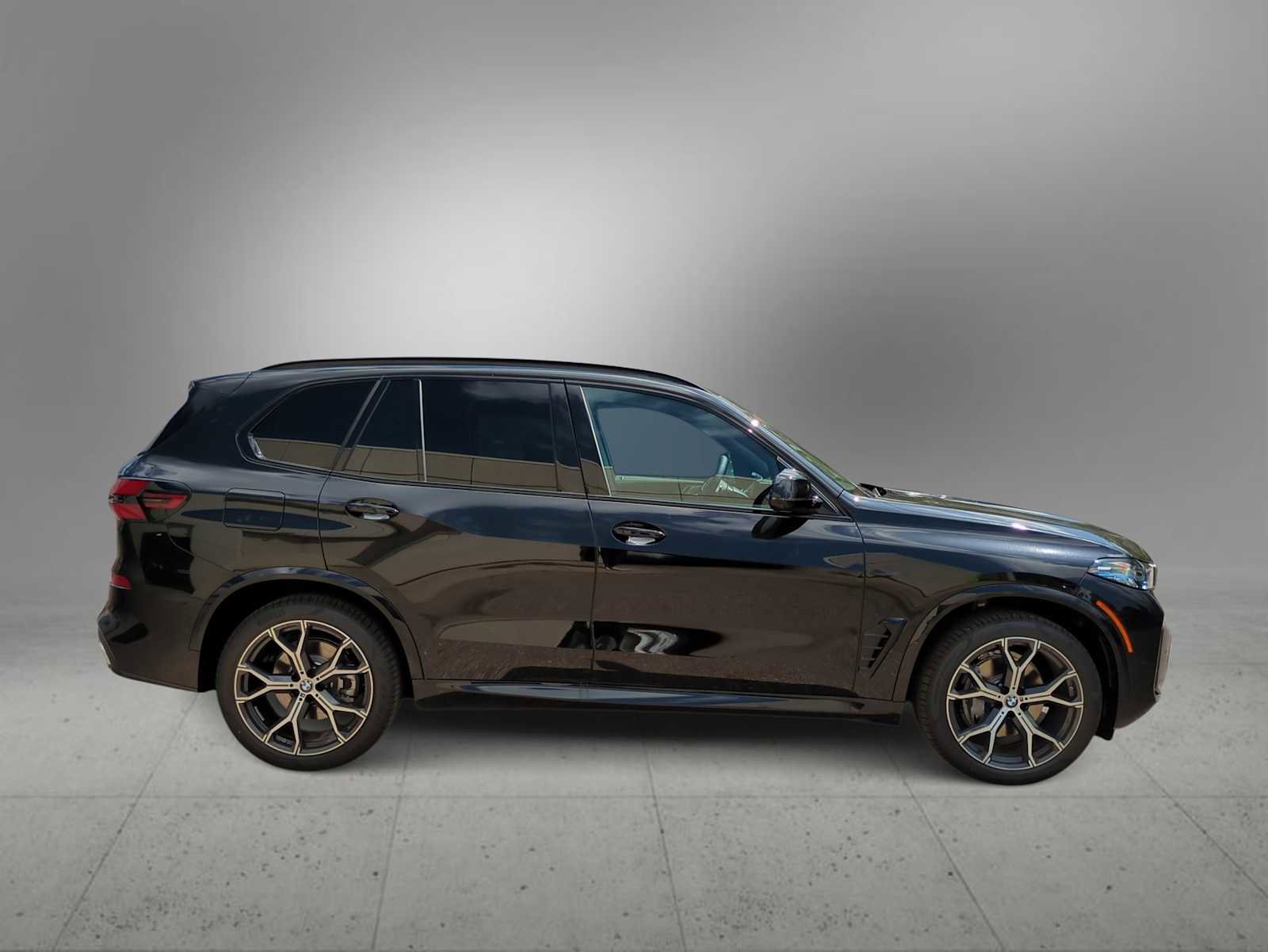 New 2026 BMW X5 xDrive40i w/ M Sport Package image 9