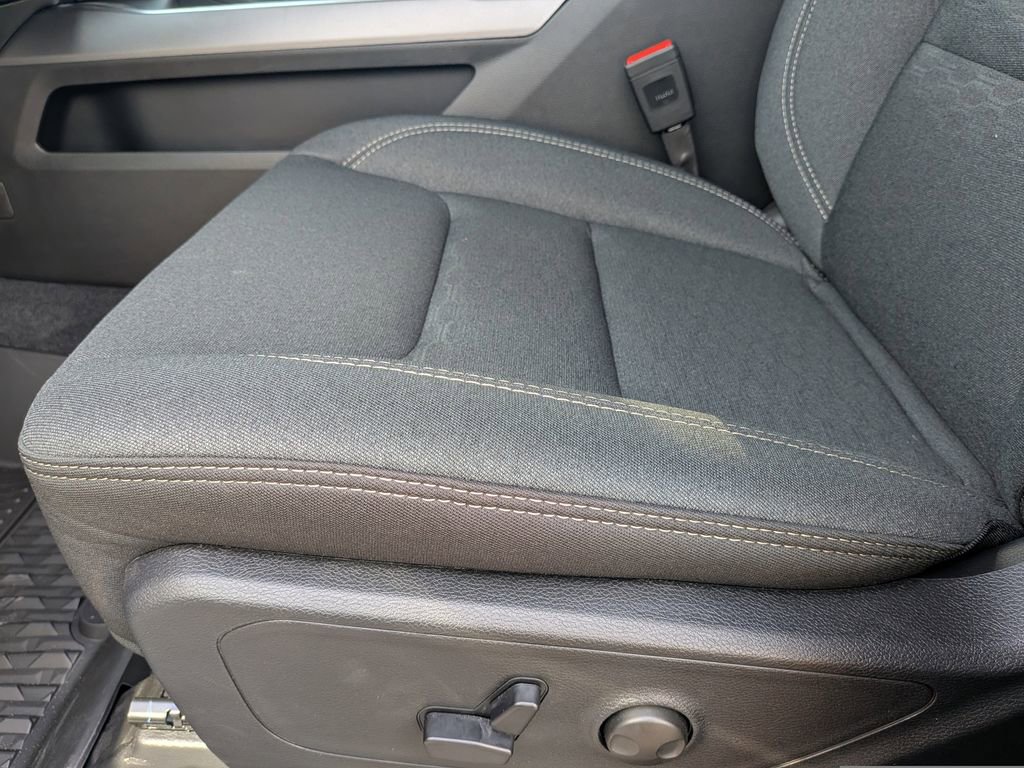 New 2026 RAM 1500 4x4 Crew Cab image 24