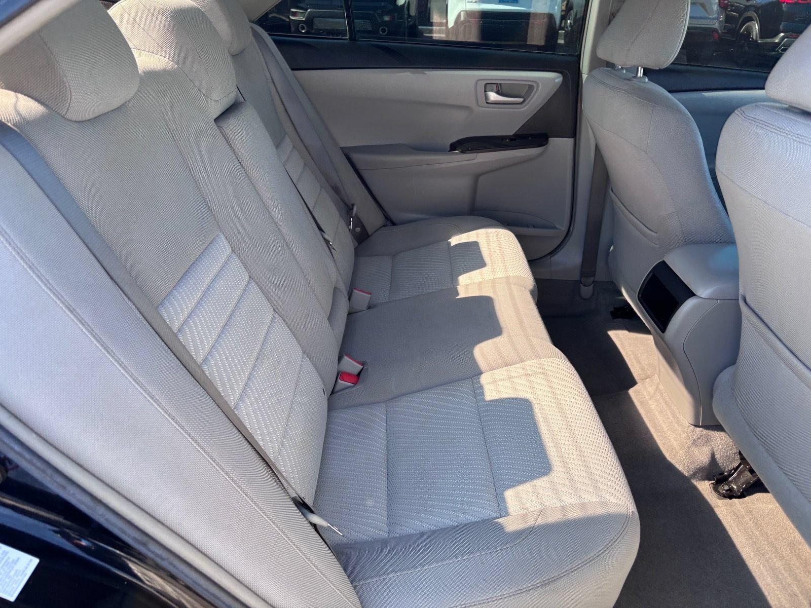 Used 2017 Toyota Camry LE FWD image 15