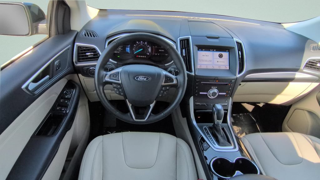 Used 2018 Ford Edge Titanium FWD image 12