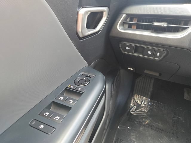 Certified 2025 Kia K4 FWD image 13