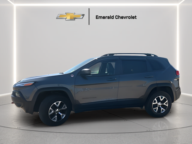 Used 2017 Jeep Cherokee Trailhawk w/ Comfort & Convenience Group AWD/4WD image 3