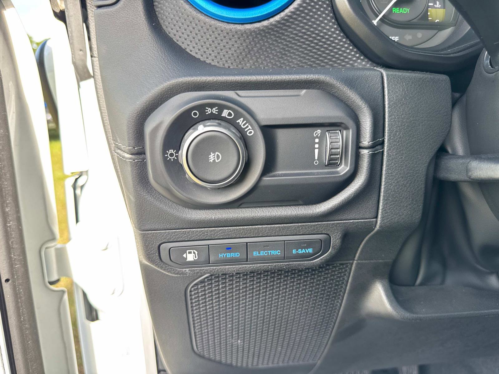 Used 2024 Jeep Wrangler Unlimited Rubicon 4xe image 36