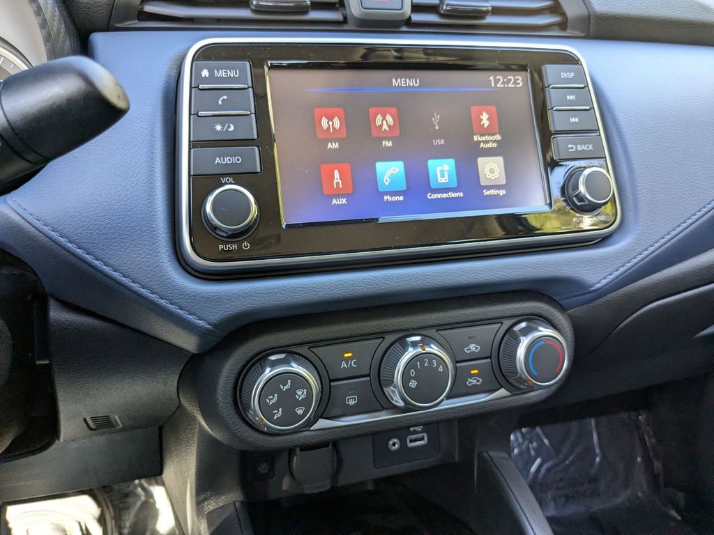 New 2025 Nissan Versa SV w/ Trunk Package FWD image 19