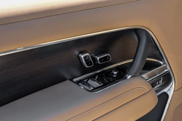 New 2026 Land Rover Range Rover SE AWD/4WD image 40