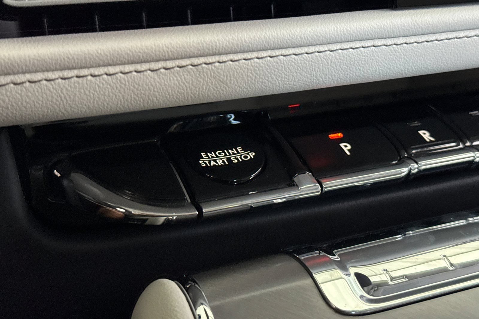 New 2026 Lincoln Aviator AWD image 19
