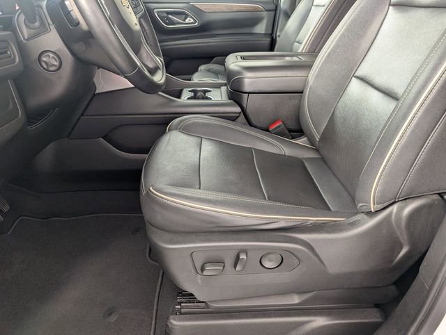 Used 2023 Chevrolet Suburban Premier image 13