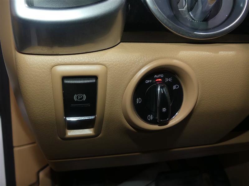 Used 2017 Porsche Cayenne Platinum Edition AWD/4WD image 29