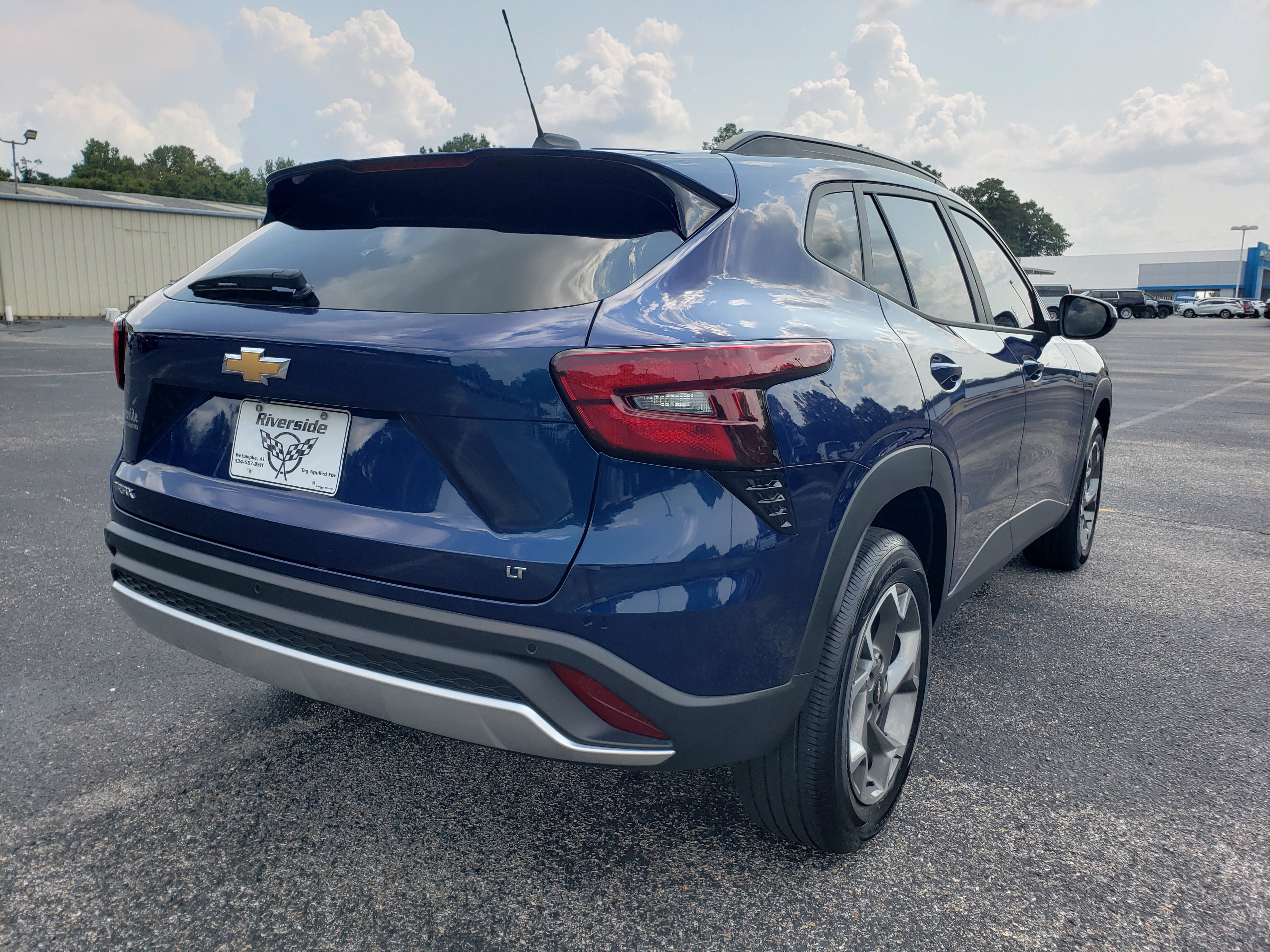 Used 2024 Chevrolet Trax LT w/ Driver Confidence Package FWD image 3