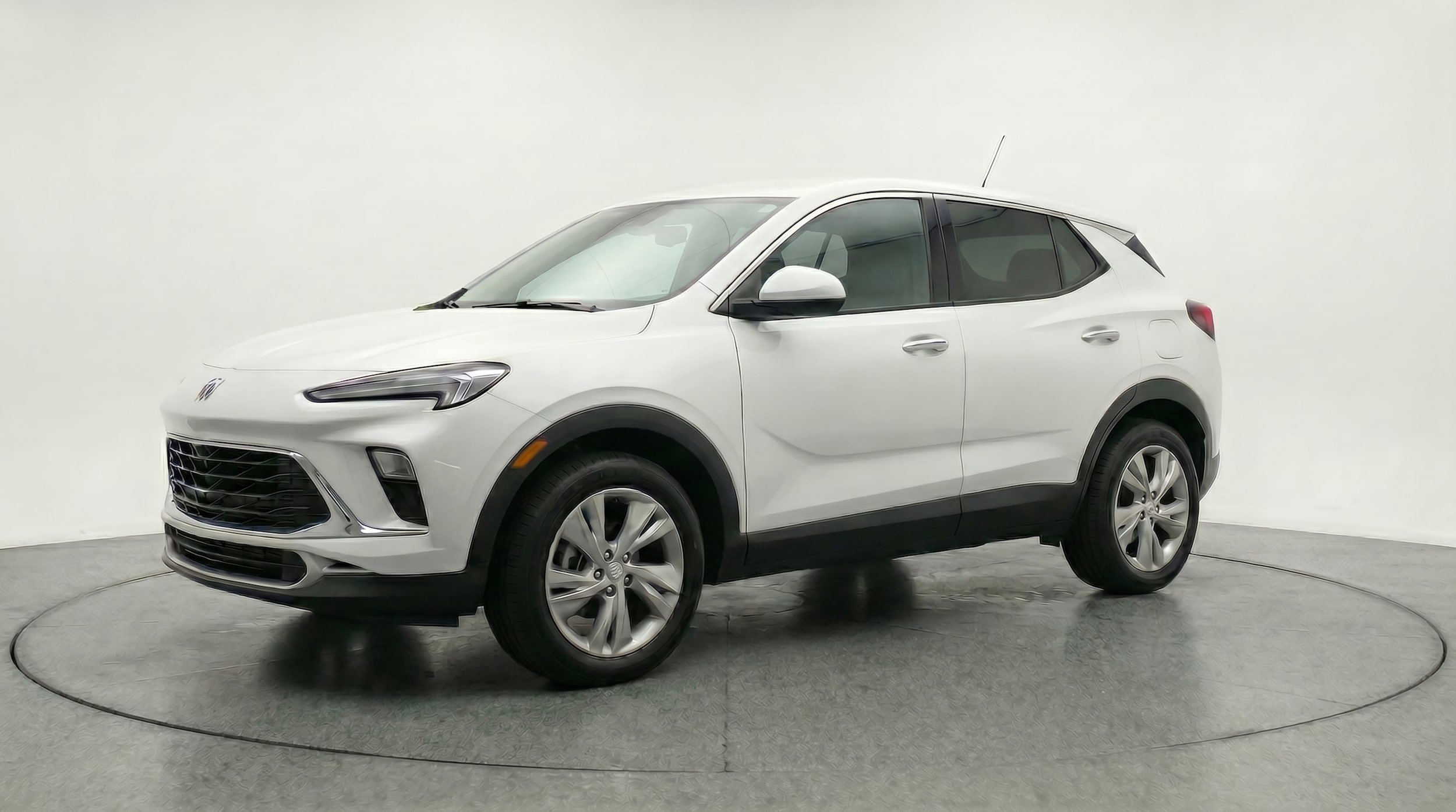 Used 2025 Buick Encore GX Preferred AWD/4WD image 3