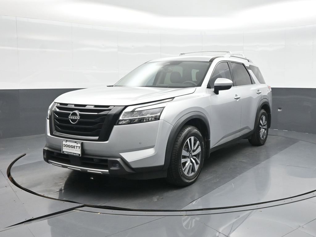 Used 2022 Nissan Pathfinder SL w/ Lighting Package (N92) image 17