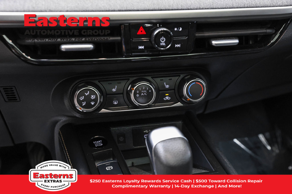 Used 2025 Nissan Kicks SV w/ SV Premium Package AWD/4WD image 21