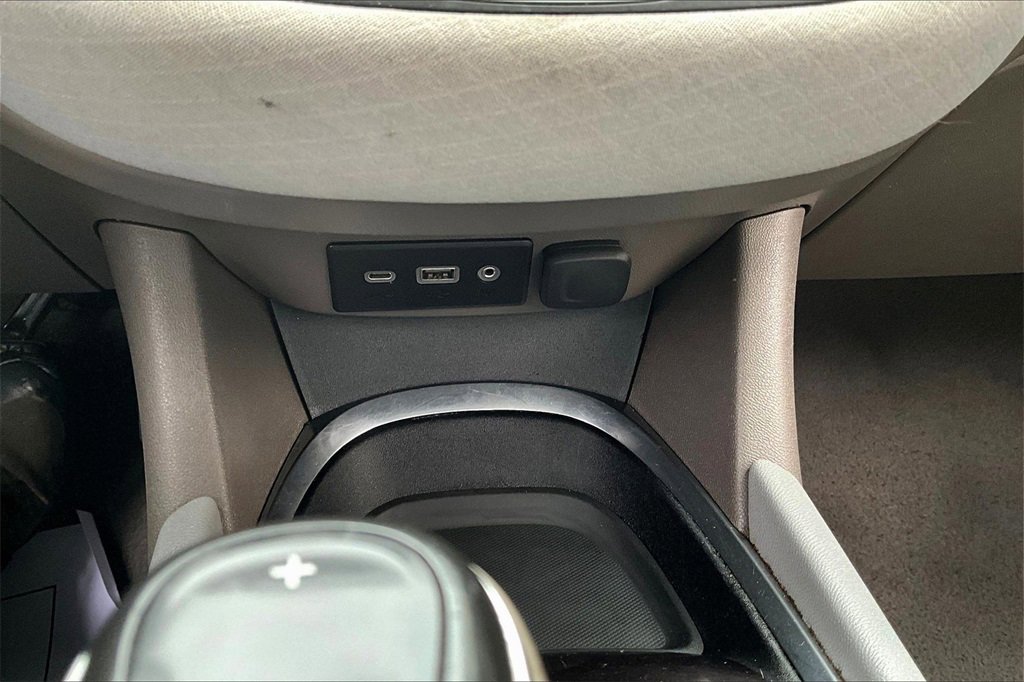 Used 2020 Chevrolet Malibu LT image 16