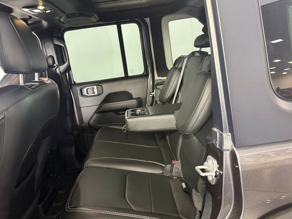 Used 2023 Jeep Wrangler Unlimited Sahara AWD/4WD image 26