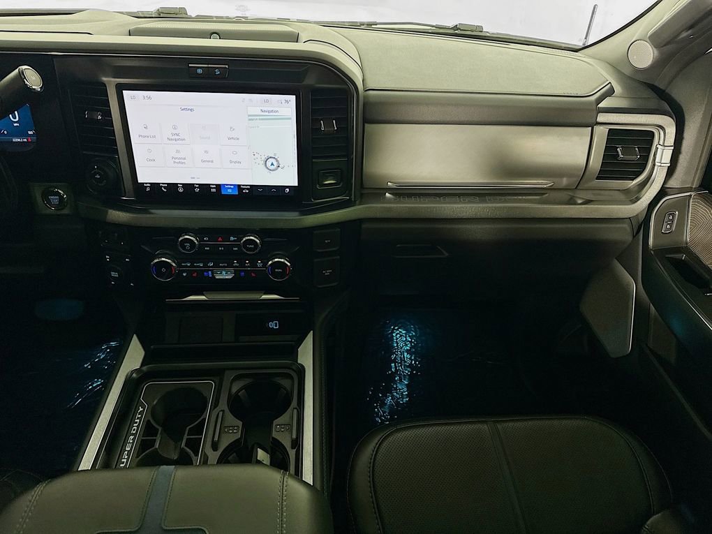 Used 2025 Ford F350 Platinum w/ FX4 Off-Road Package image 28