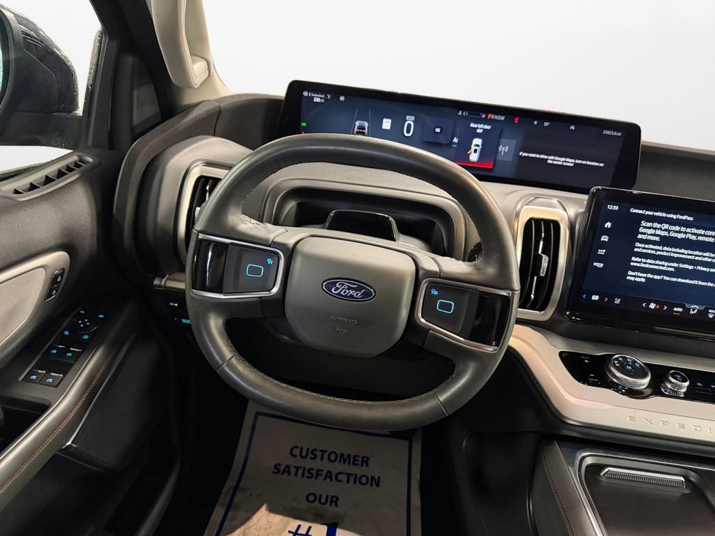 Used 2025 Ford Expedition Active AWD/4WD image 12